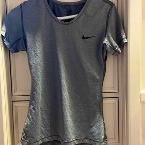 Nike Pro Size Medium Short Sleeve Workout Shirt Grey with Black Swoosh